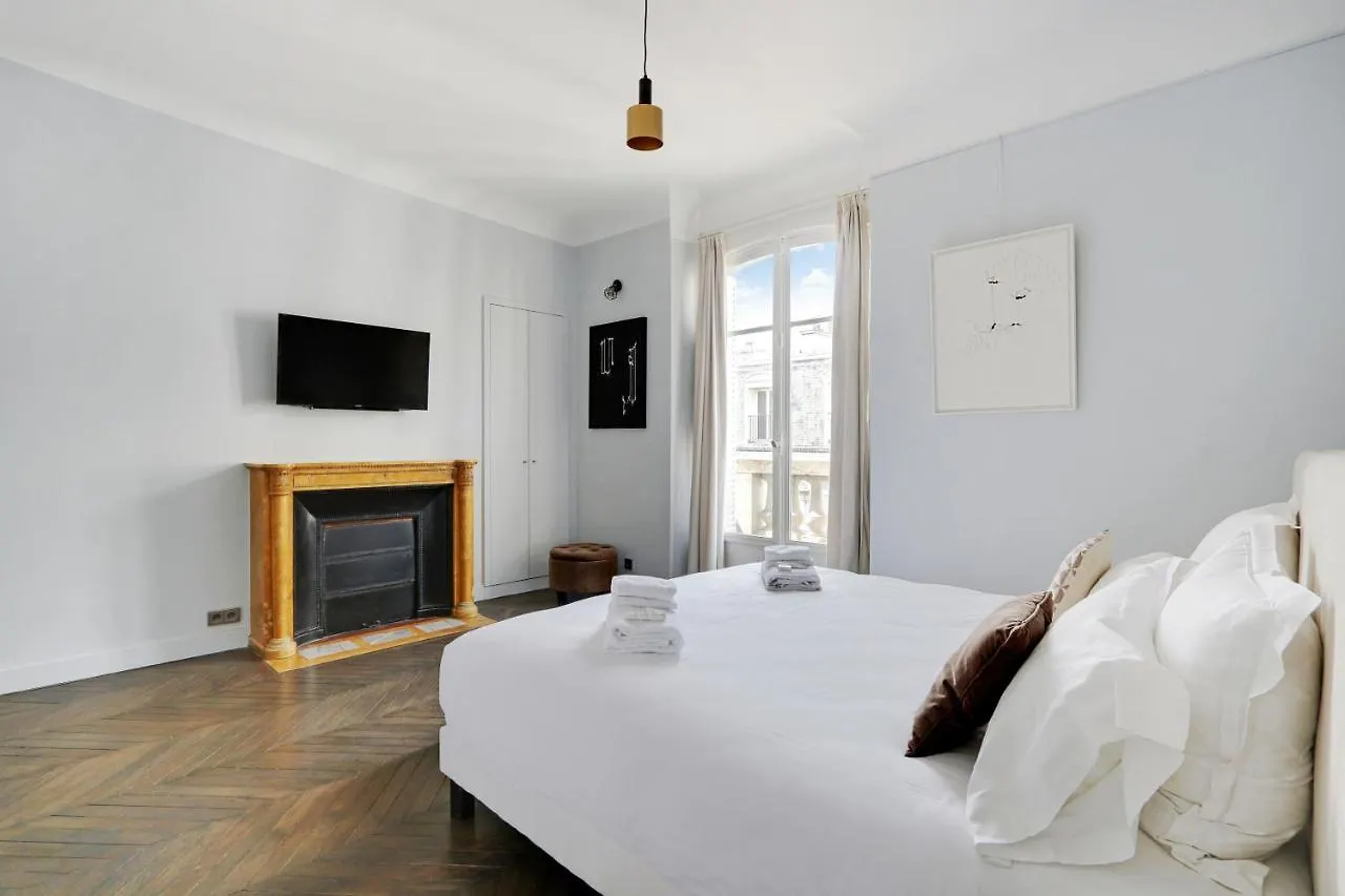 Pick A Flat'S Apartment In Montaigne - Cour Albert 1Er Paris France